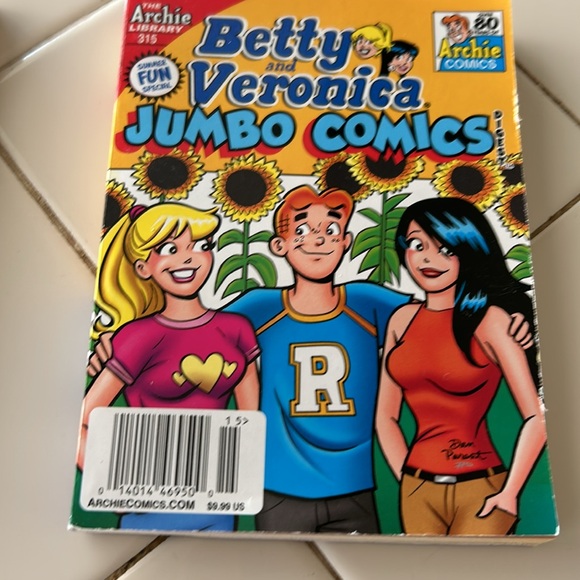 Betty and Veronica Comic Books - Picture 4 of 5